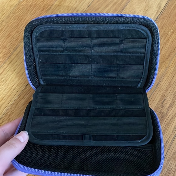 bottom half of new Nintendo 2DS XL purple (FOR PARTS ONLY) + 13 games and more - Picture 6 of 11